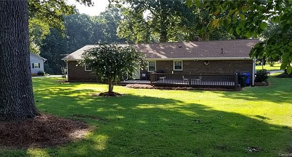 3rd image of 509 Ellenwood Dr