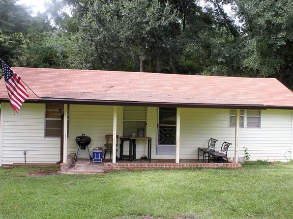 1051 Pricedale Dr, Tylertown, MS 39667