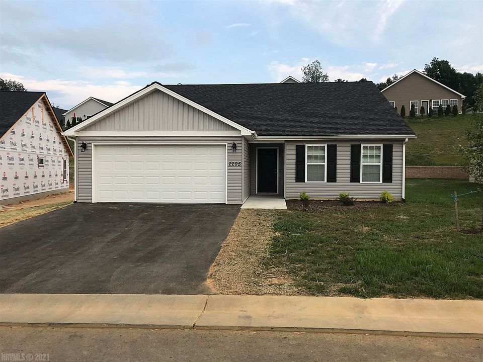 1st image of 2205 Glade Dr SE