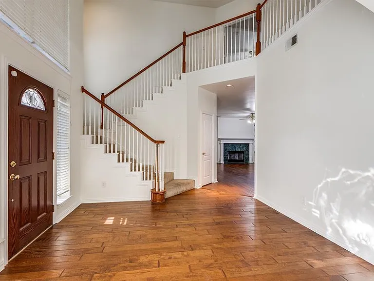 8924 High Meadows Dr — Photo 1