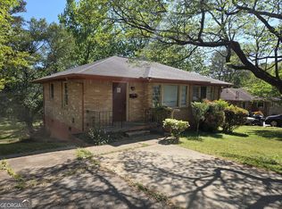 677 Shellnut Dr, Forest Park, GA