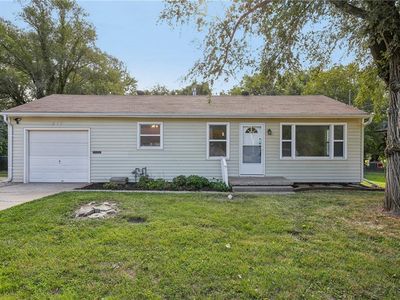 905 S Highland Dr, Harrisonville, MO, 64701