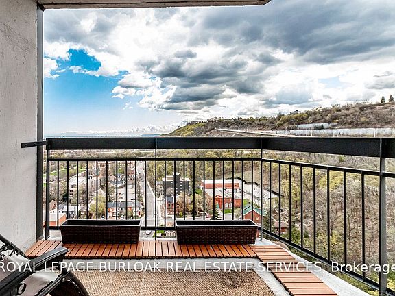4th image of 150 Carlton Ave #2106