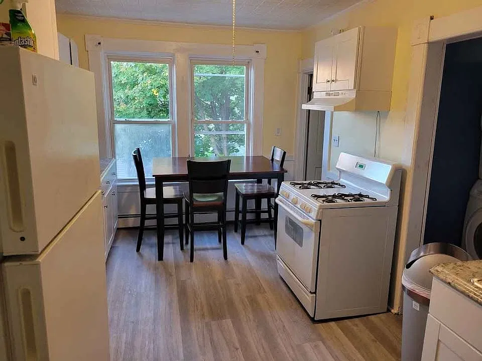 35 Garland Ave #1