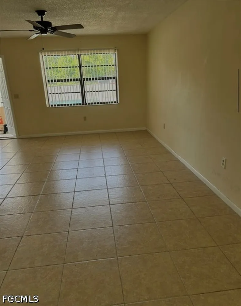 2 bed, 2.0 bath, 904 sqft, $1,600 — Photo 3