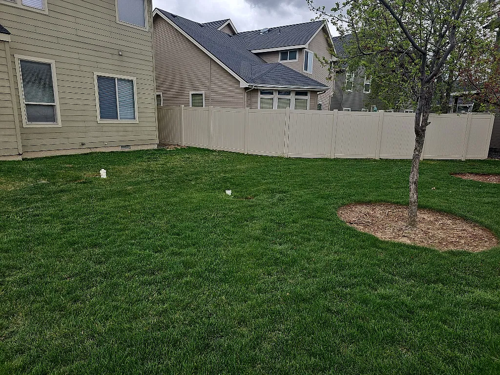 5 bed, 3.0 bath, 2582 sqft, $1,995 — Photo 3