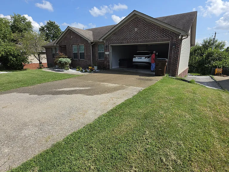 272 Percheron Dr — Photo 31