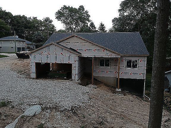 1st image of 900 Ridge Rd