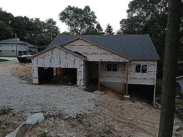 900 Ridge Rd, Lake Orion, MI 48362