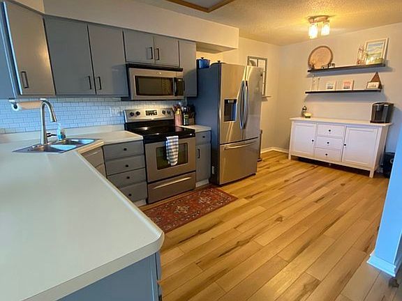2nd image of 313 Woodside Dr