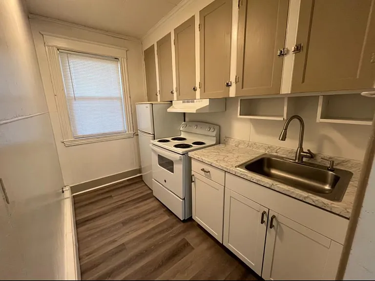 62 Jefferson St #3R — Photo 6