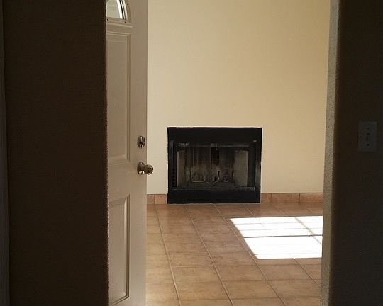 3rd image of 1023 N Deconcini Ave