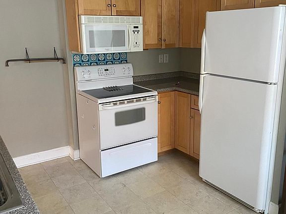 5th image of 4012 Graceland Ave #4012