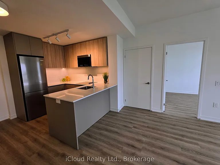 2485 Eglinton Ave W #801 — Photo 9