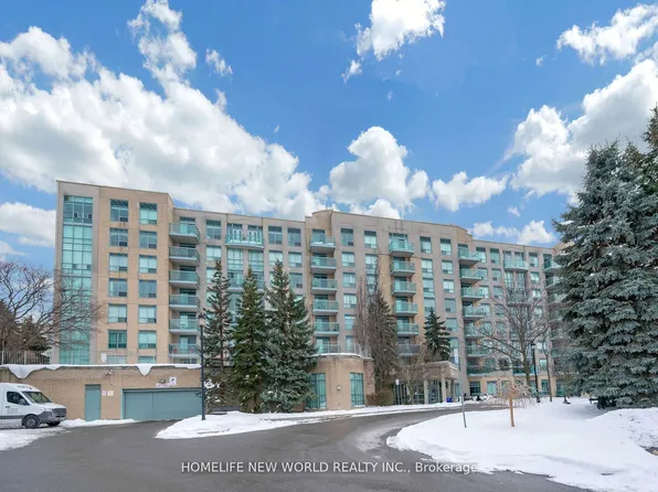 3 Ellesmere St #105, Richmond Hill, ON L4B 4N2