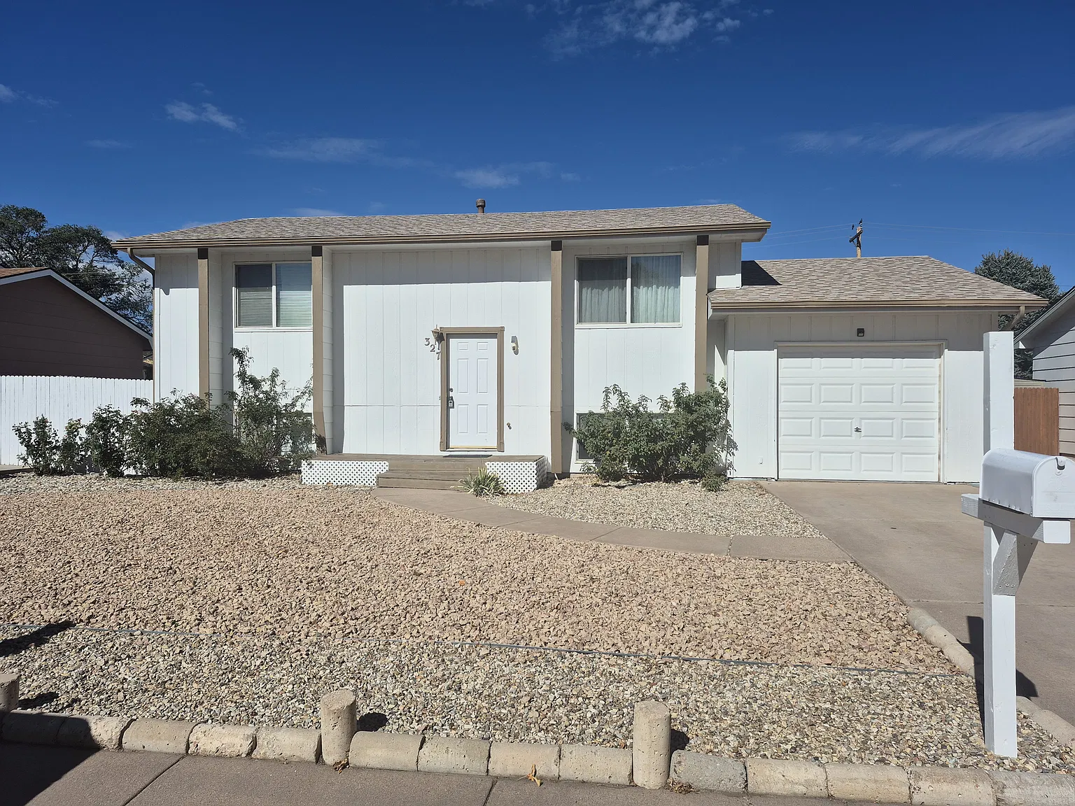 3 bed, 1632 sqft, $1,995 — Photo 1