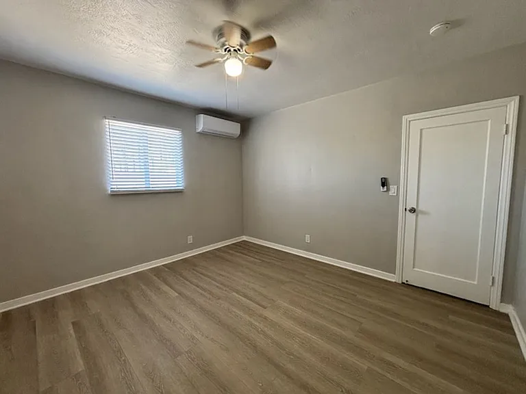 1790 W Linden St #1 — Photo 14