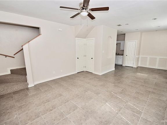 5th image of 1316 E Camellia Ave