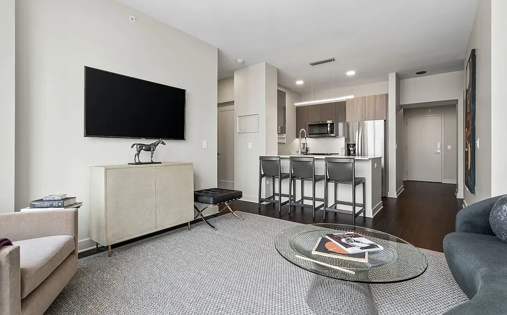 1 bed, 775 sqft, $3,399 — Photo 3