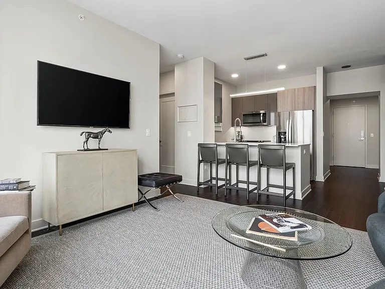 322 N Orleans St #1808 — Photo 2