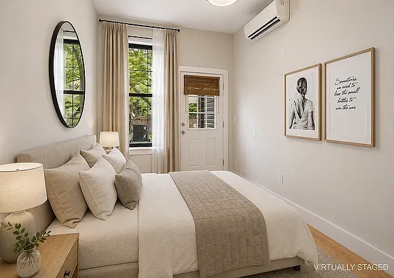 Bedroom, photo 1