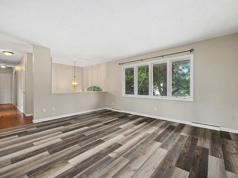 2526 W Huntington Dr — Photo 14