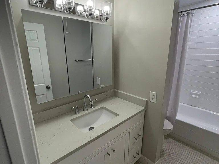 213 S Union St — Photo 27