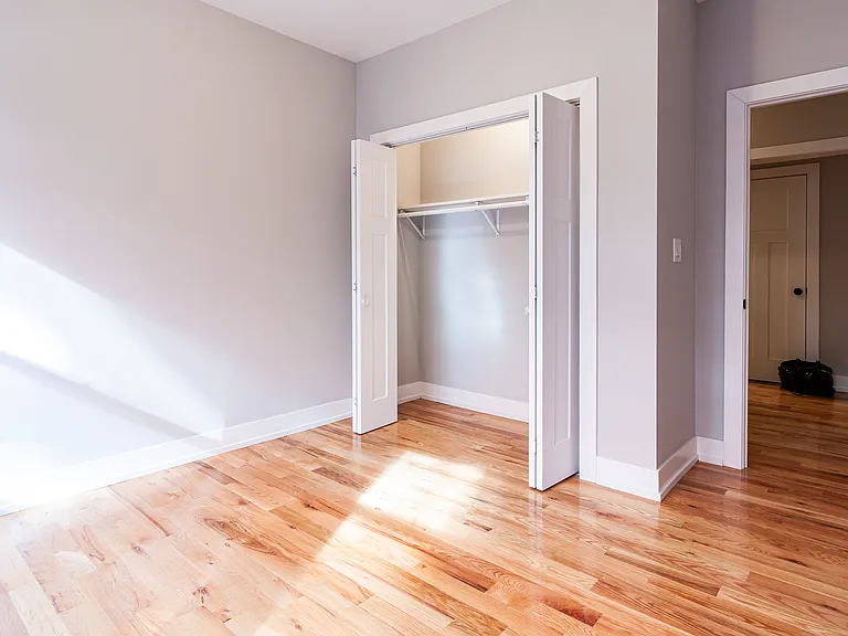 1111 W Cornelia Ave #303 — Photo 8