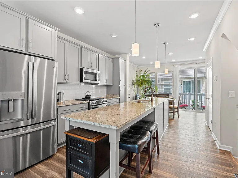 8156 Tompkins St — Photo 11