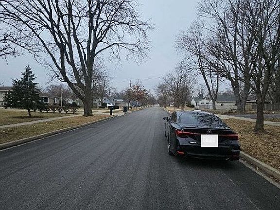 4th image of 234 E Goebel Dr