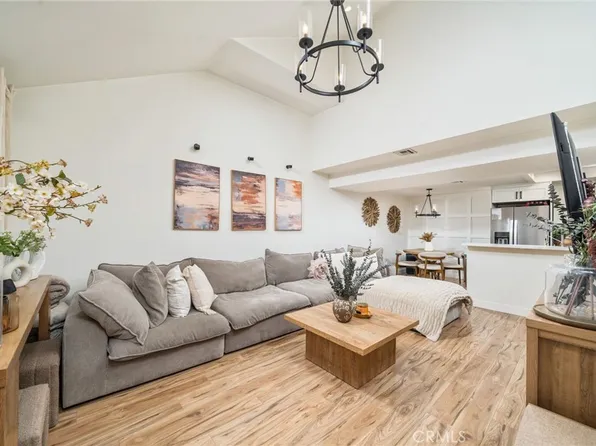 435 W 9th St, Upland, CA 91786