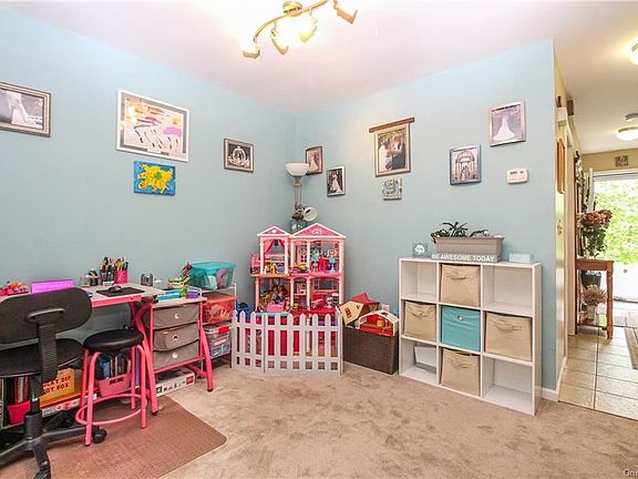 4th image of 105 Alexandra Ct