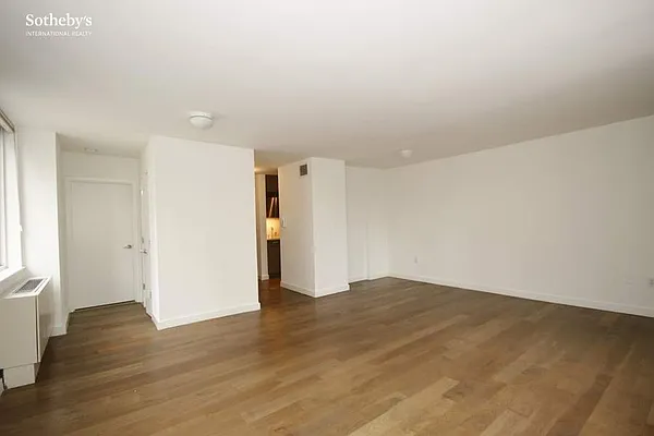 Rented by Sotheby's International Realty | media 25