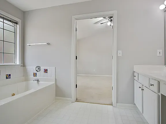 3644 Kentford Ln — Photo 15