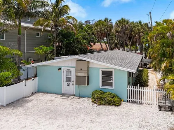 3604 Gulf Dr, Bradenton Beach, FL 34217