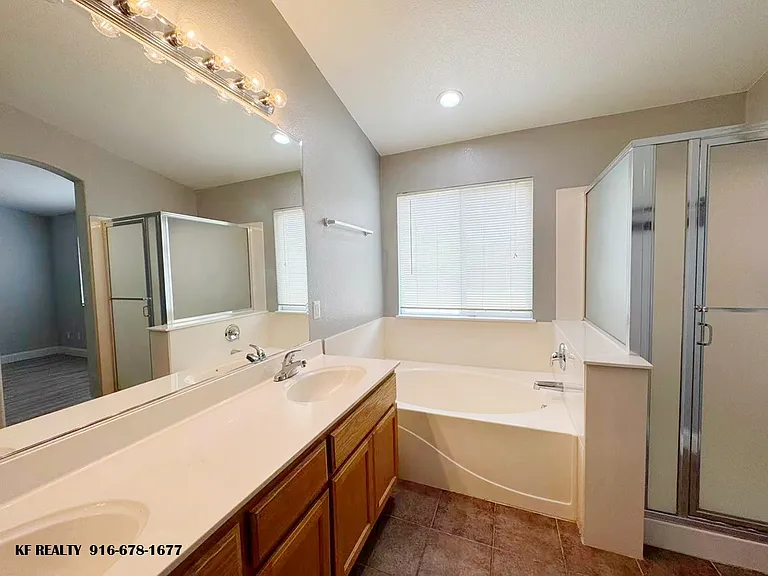 6004 Leonardo Way — Photo 9