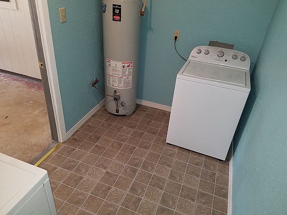 4th image of 2825 Lynda Ln