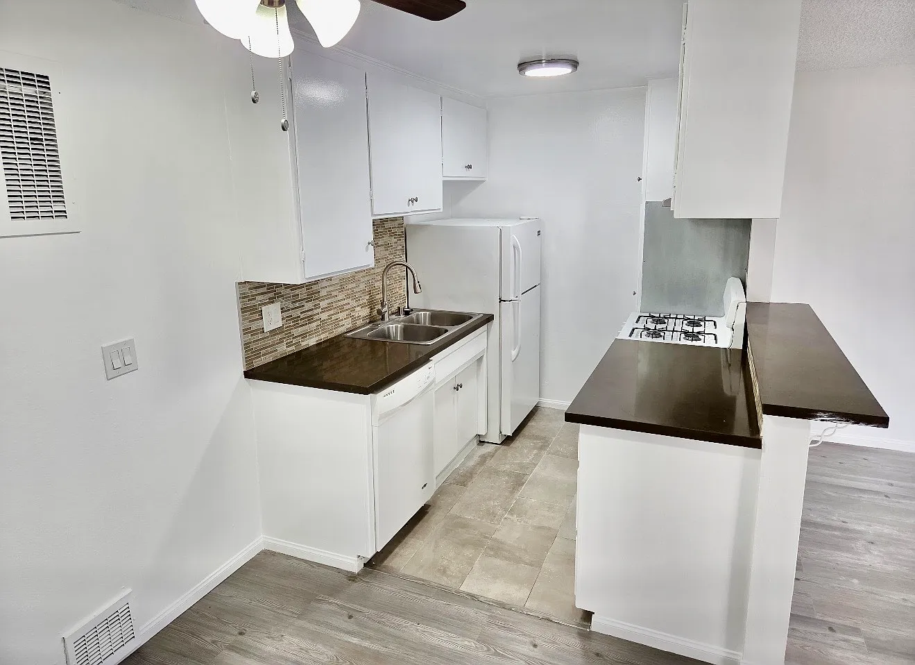 1 bed, 575 sqft, $2,150 — Photo 3