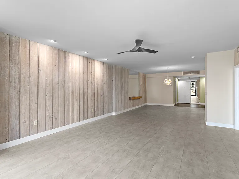1 Beach Dr SE #1112 — Photo 11
