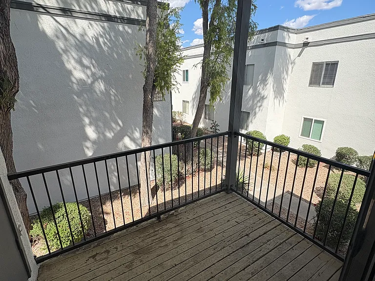 740 W Elm St #243 — Photo 21