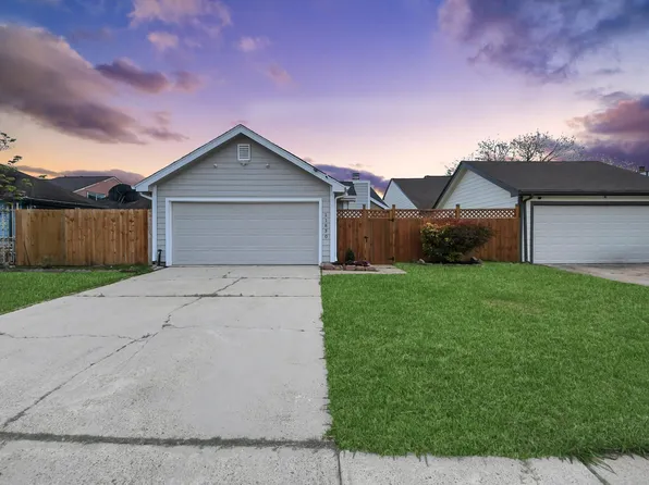 11830 Plumpoint Dr, Houston, TX 77099