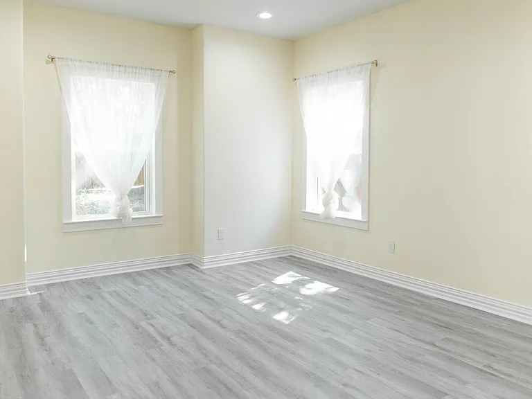 107 Pinkston St — Photo 9