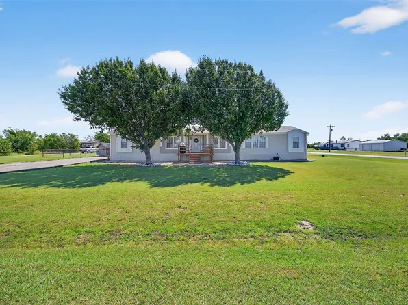 303 Oak Hollow Ln, Sherman, TX 75092