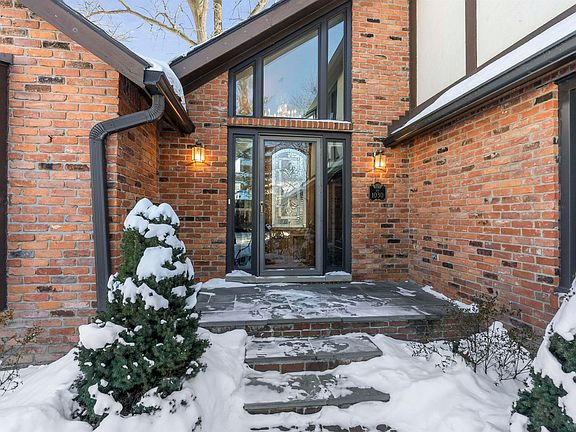 3rd image of 1030 Bishop Rd