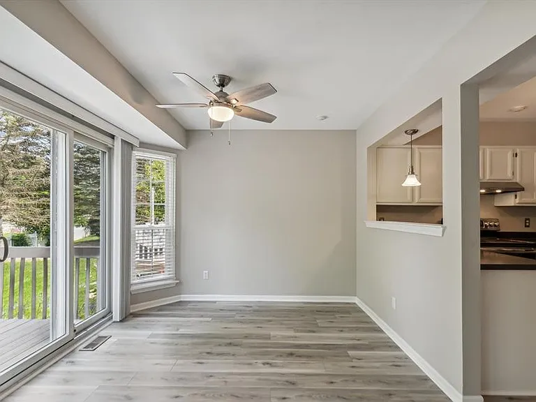 1688 Christopher Dr — Photo 8