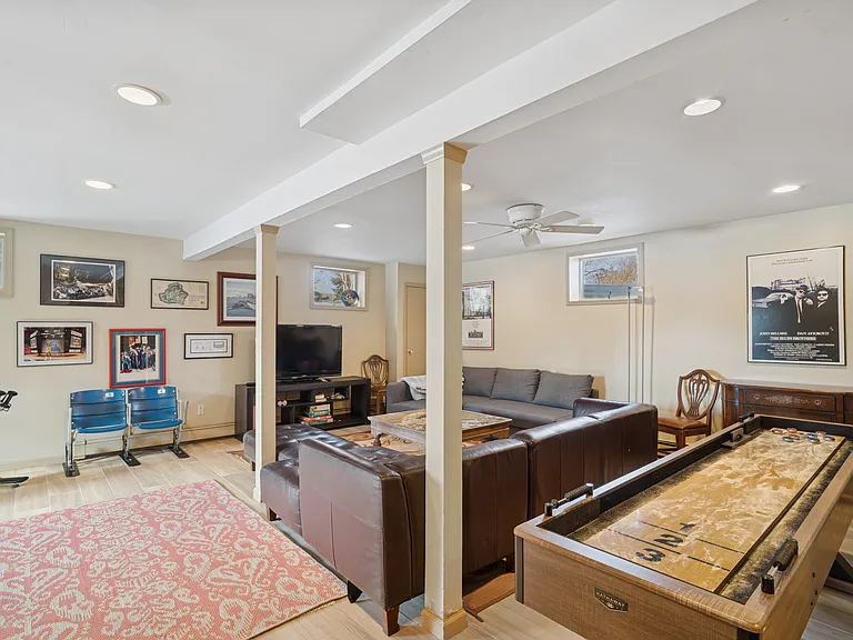 45 Fairlawn Dr — Photo 19