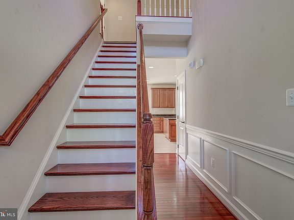 4th image of 3330 Slade Run Dr