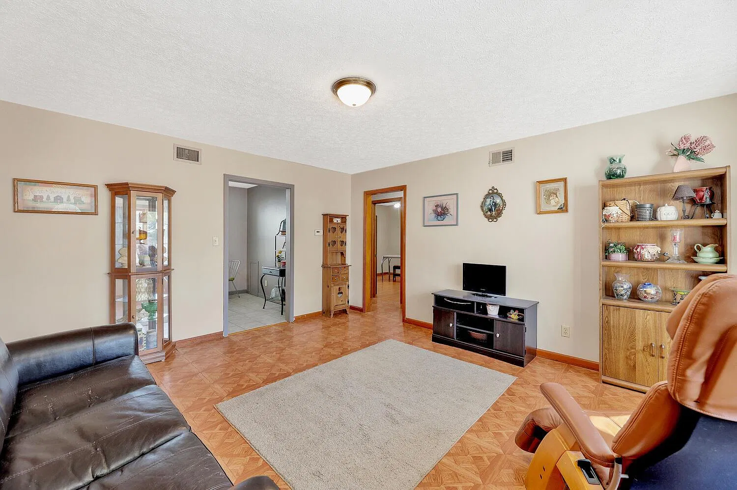 2 bed, 864 sqft, $1,200 — Photo 4