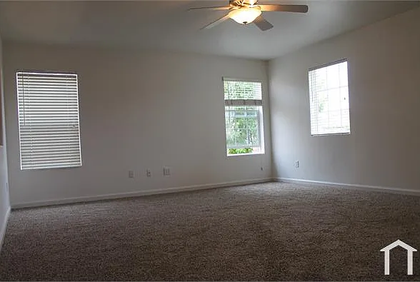 2085 Catalpa Way — Photo 12