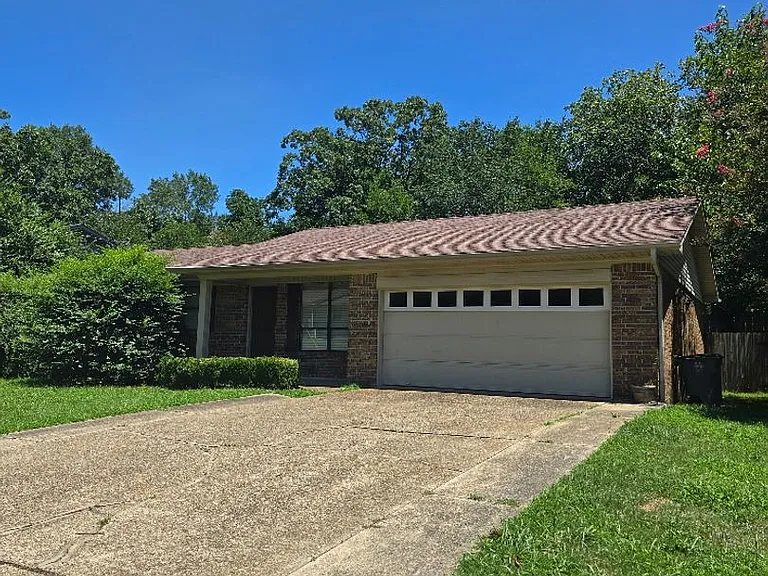 104 Ridgeview St — Photo 1